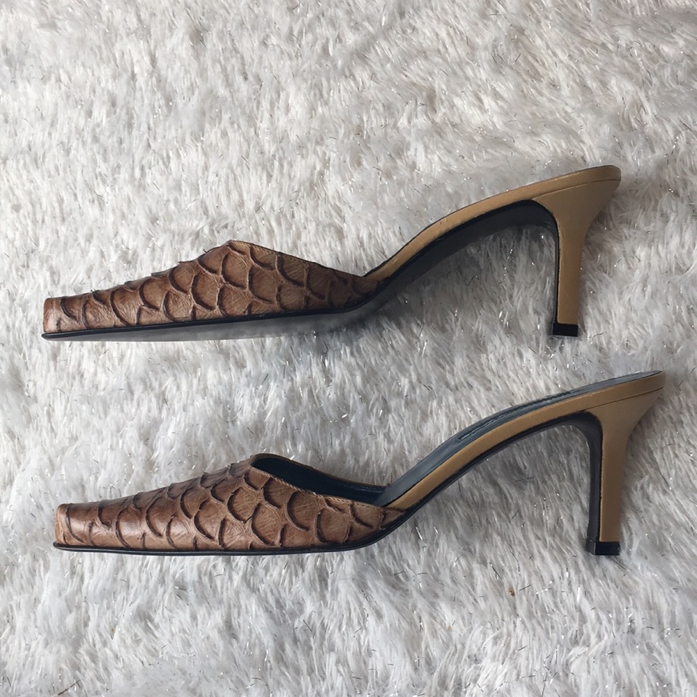 Vintage mule tan pointed toe reptile - Picture 9 of 12